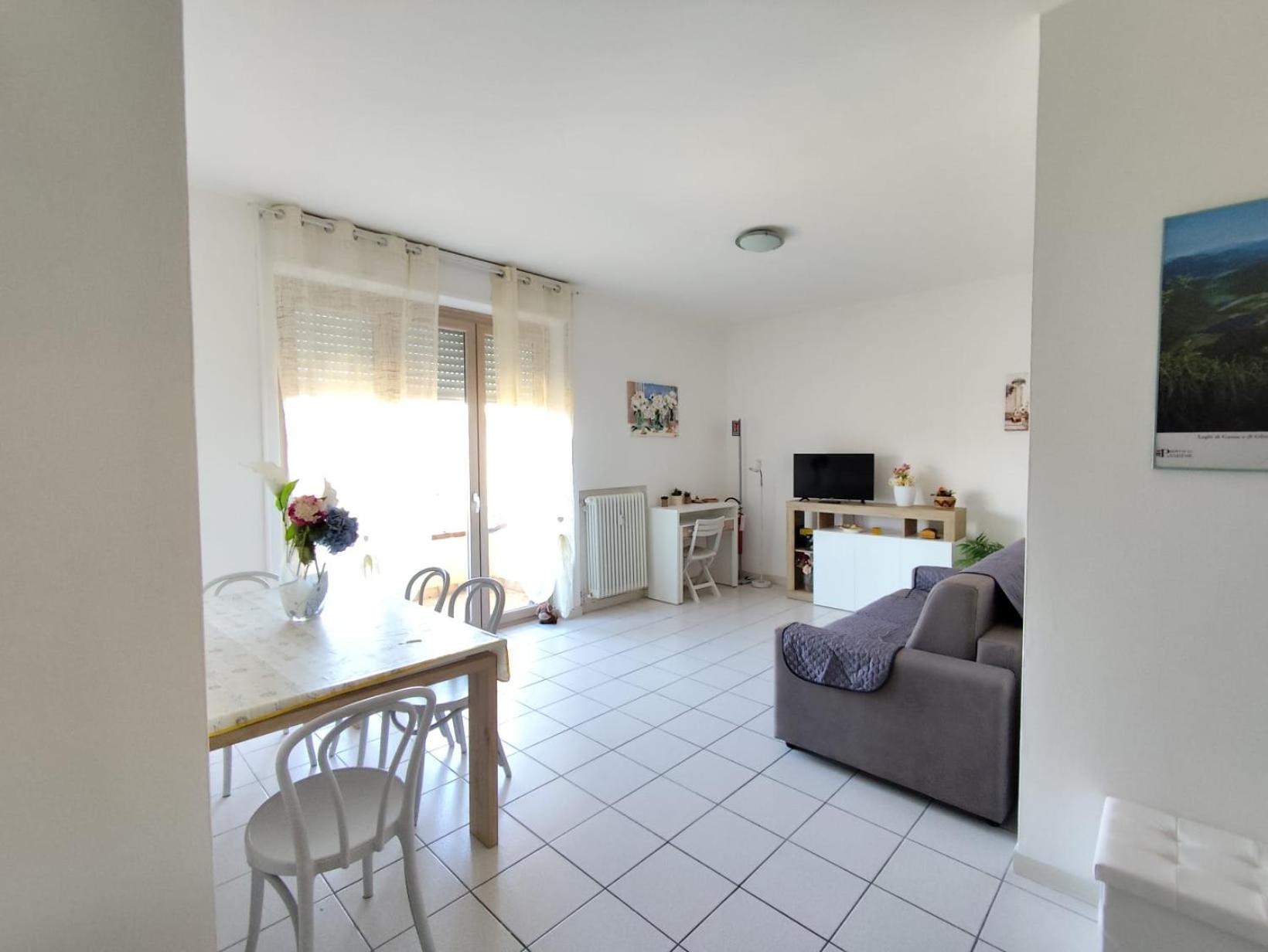 Residenza Tiziana Apartment Luino Bagian luar foto